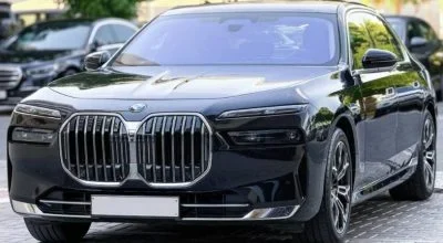 luxury car in Dubai | car with driver | chauffer service | limo service