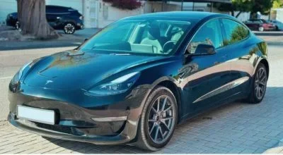 luxury car in Dubai | car with driver | chauffer service | limo service