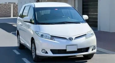 luxury car in Dubai | car with driver | chauffer service | limo service